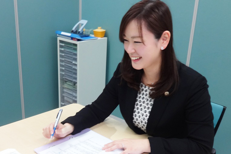 弁護士女子・生井澤の仕事風景